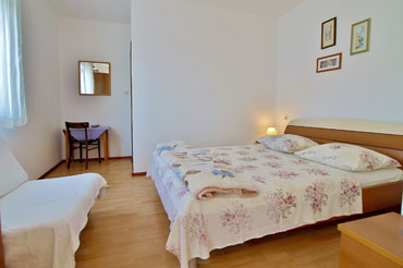 Apartments BALEN * 1 single bed and 1 large double bed